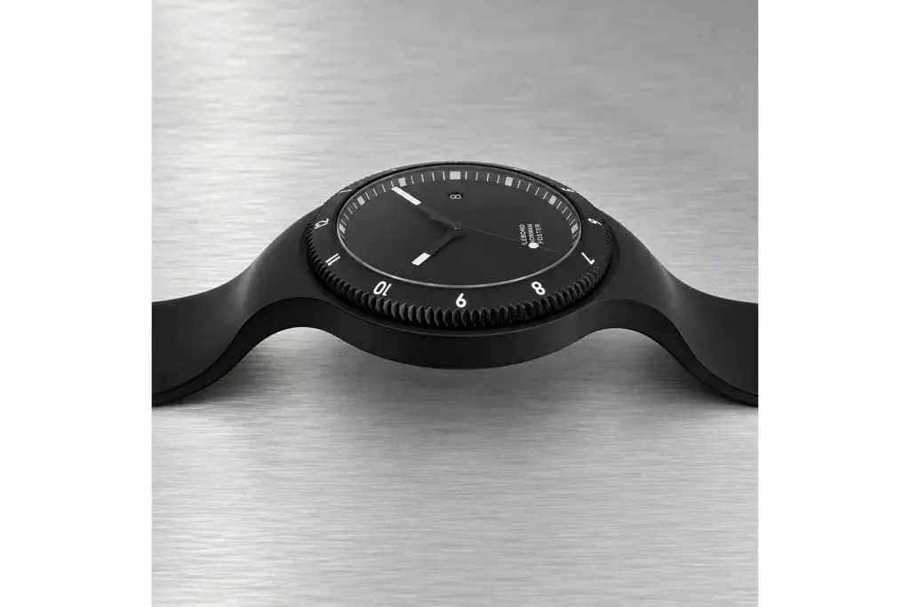 Lebond Norman Foster Black Edition black DLC titanium case profile