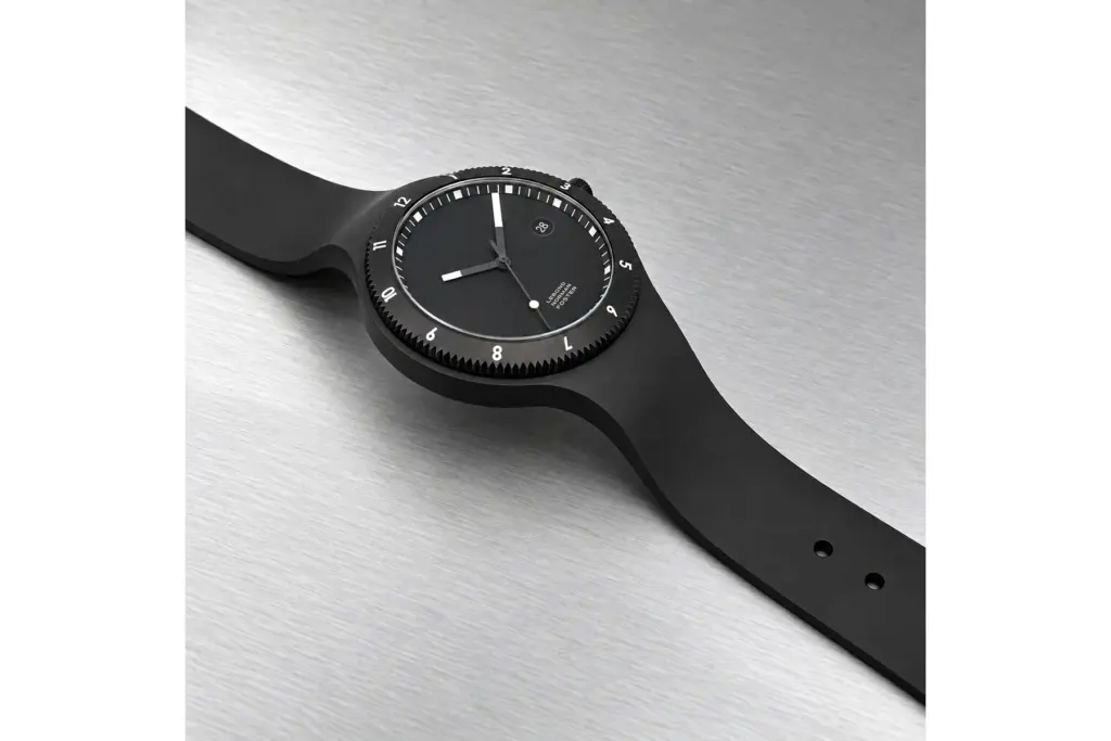 Lebond Norman Foster Black Edition integrated strap and clasp