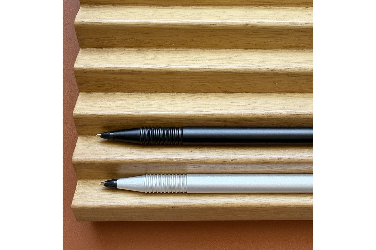 Lebond wooden pen stand detail