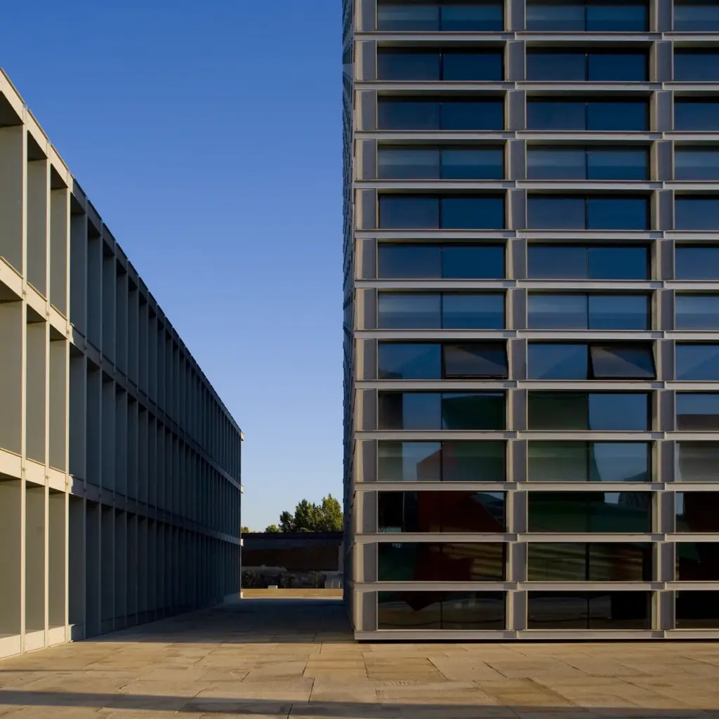 Burgo Tower in Porto, designed by Eduardo Souto de Moura